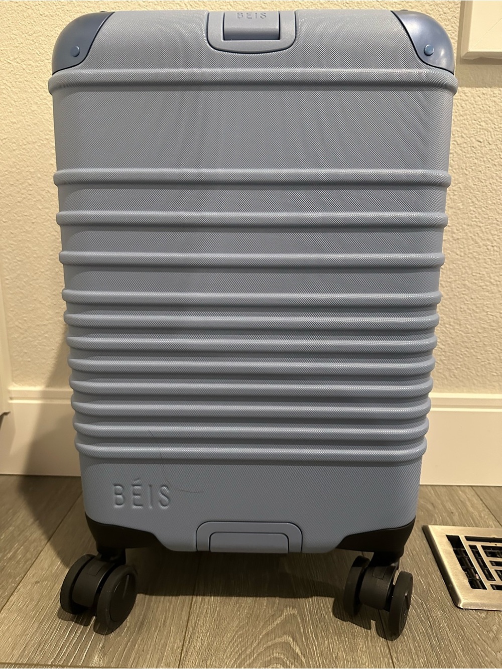 NEW BÉIS Dusty Blue Hybrid Carryon Roller (Limited edition & NWT)